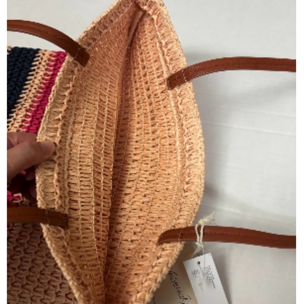 Universal Thead Woven Rattan Bag BNWT - Picture 2 of 6